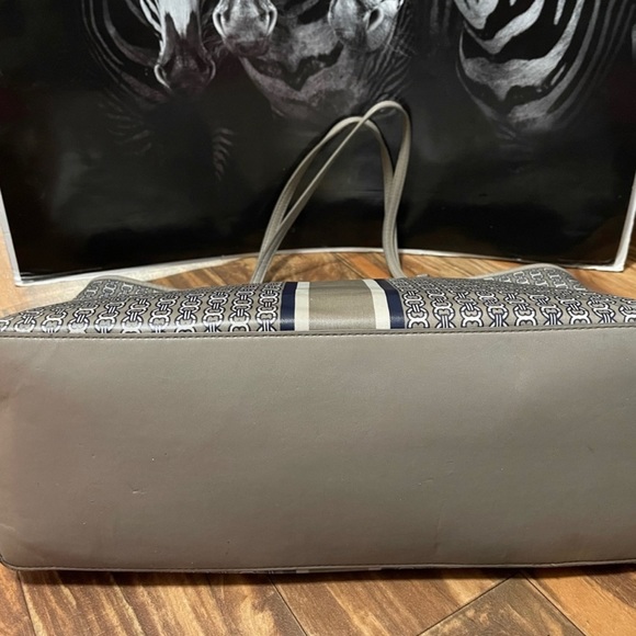 ❌SOLD❌Tory Burch Tote - Picture 10 of 12